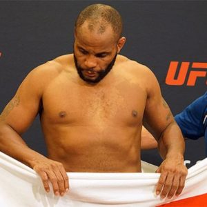 Daniel Cormier cheats the scales