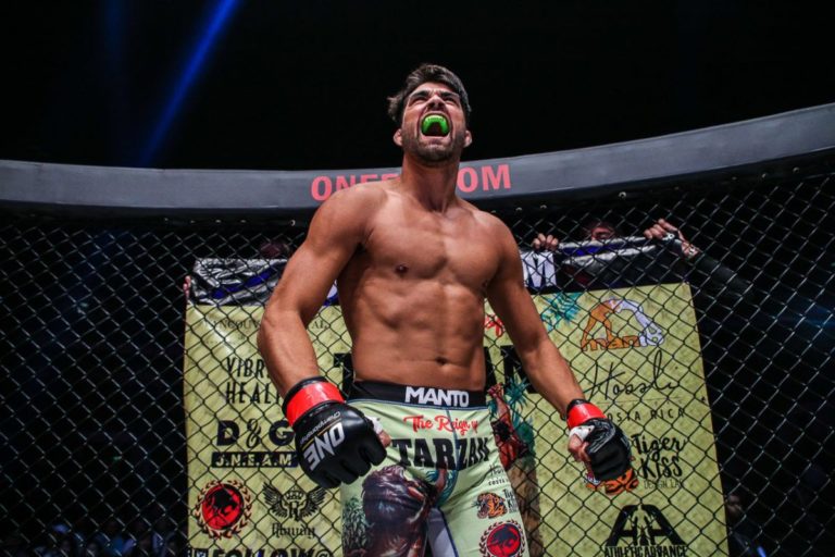 Ariel Sexton awaits his opponent in ONE Championship bout