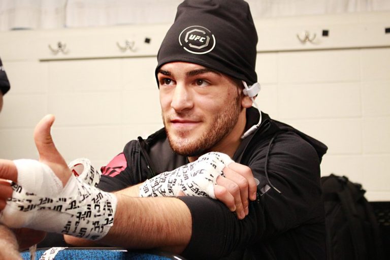 Jose Torres wraps his hands before UFC fight