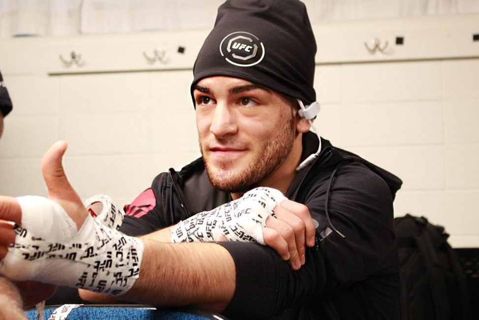 Jose Torres wraps his hands before UFC fight