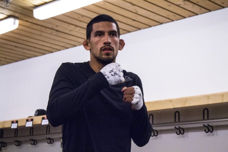Bantamweight prospect Manny Bermudez warms up