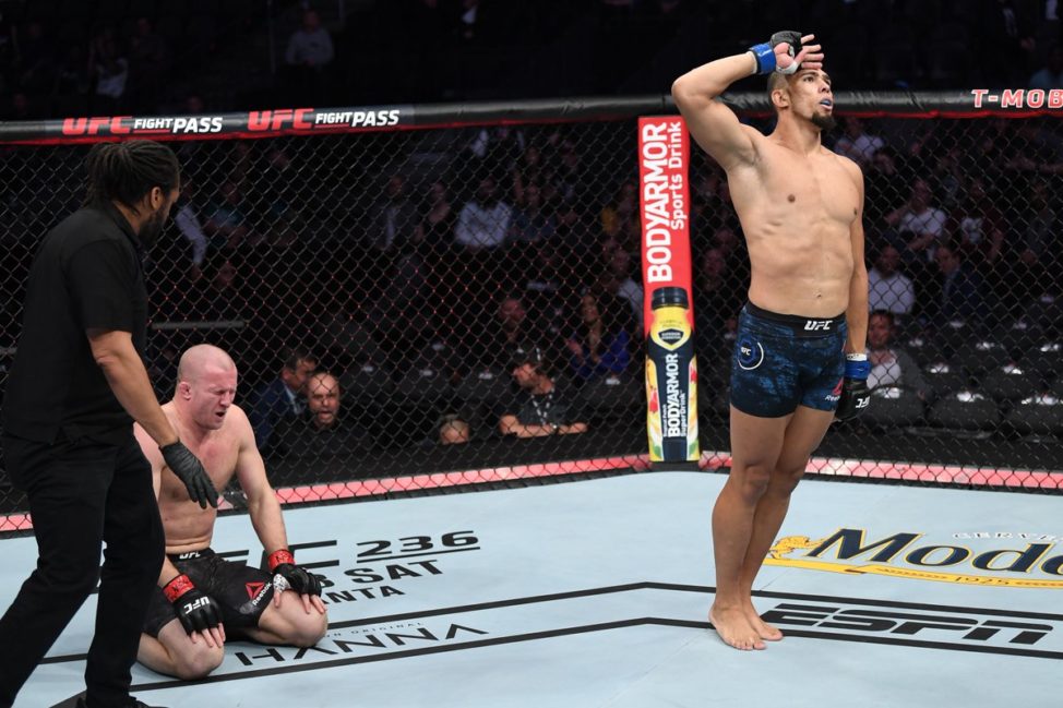 Johnny Walker knocks out Misha Cirkunov in the UFC with a flying knee