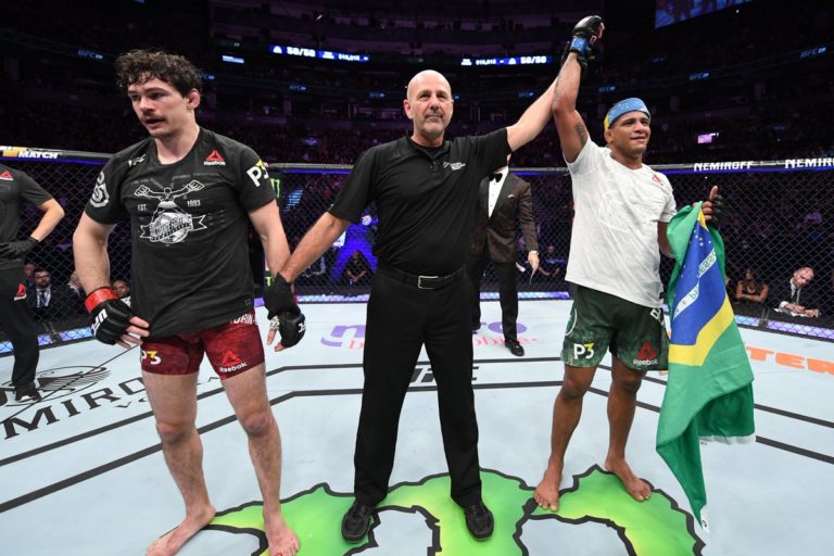 Gilbert Burns picks up a win over Olivier Aubin-Mercier in the UFC