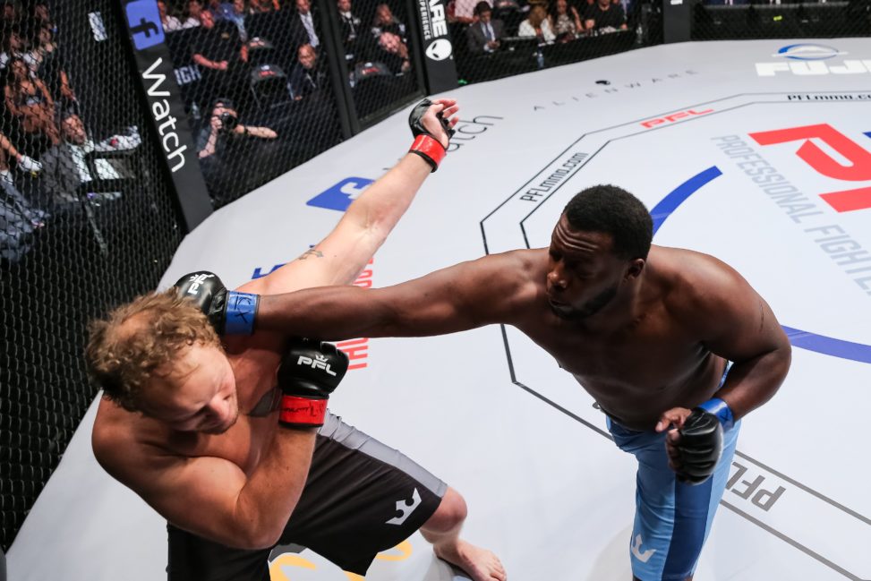 Kelvin Tiller fights Jared Rosholt at PFL 4