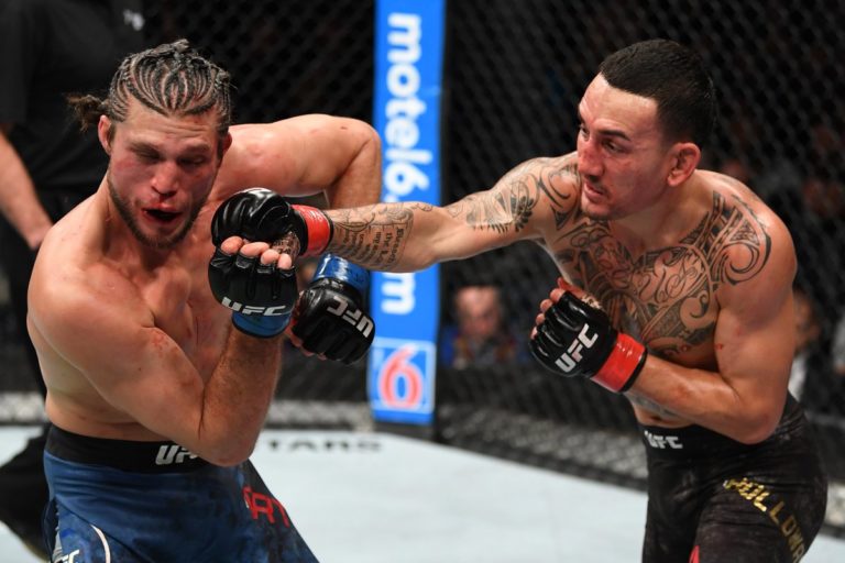 Max Holloway cracks Brian Ortega with a right hand