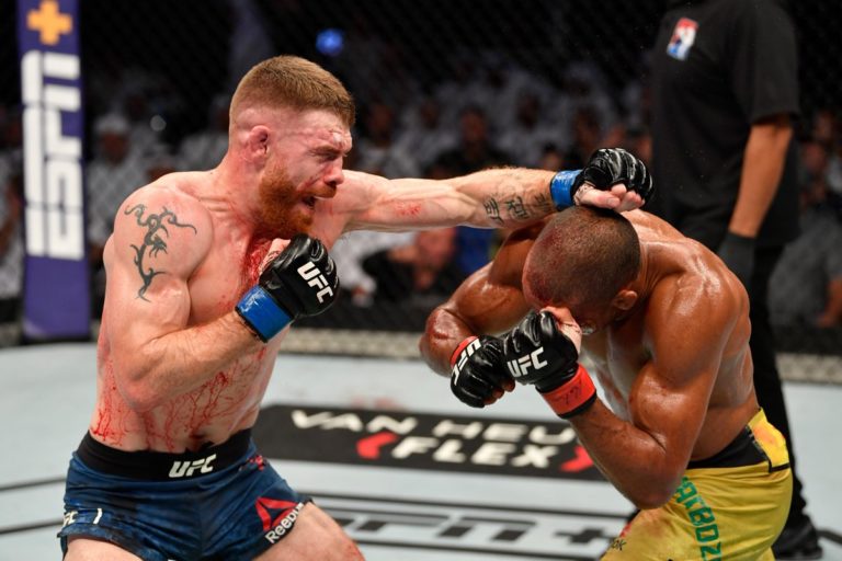 Paul Felder trades with Edson Barboza at UFC 242