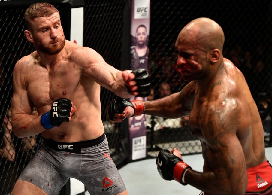 Jan Blachowicz clips Jimi Manuwa with a left hand