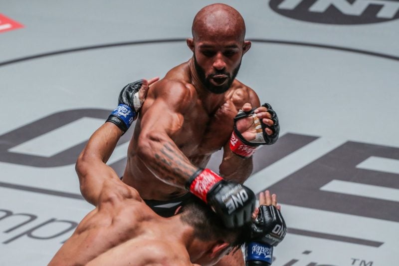 Demetrious Johnson defeats Danny Kingad