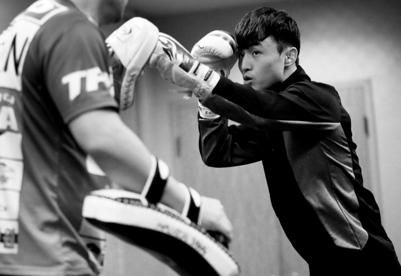Dooho Choi warming up backstage