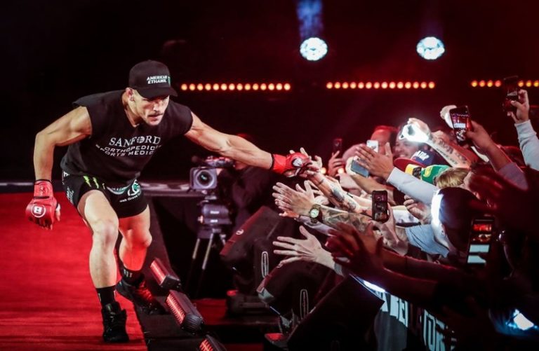Bellator 243’s Michael Chandler believes he finishes Conor McGregor in under two rounds in potential UFC fight