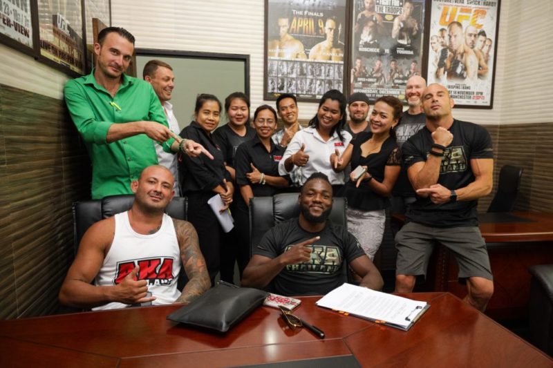 Manel Kape signs UFC contract alongside AKA Thailand teammates