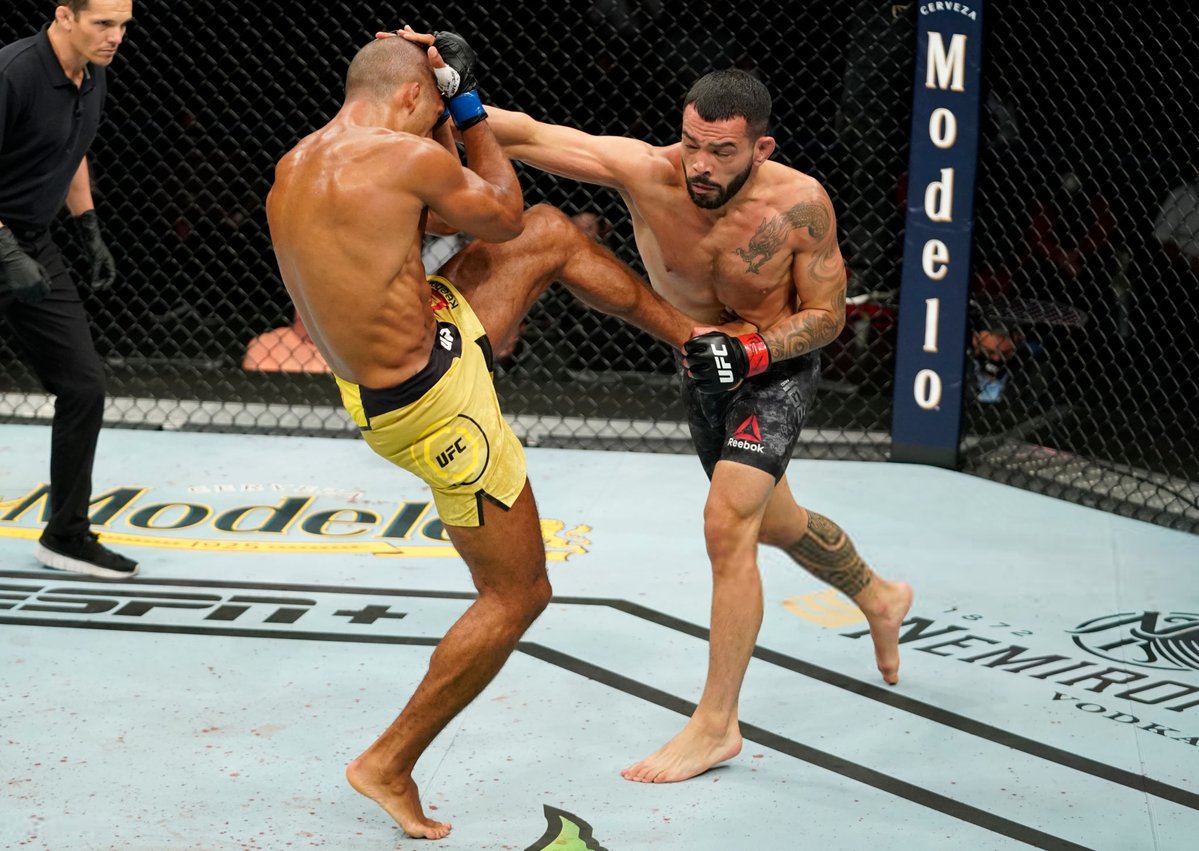 Dan Ige and Edson Barboza trade strikes