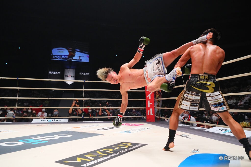 Tenshin Nasukawa kicks Kouzi at RIZIN 24