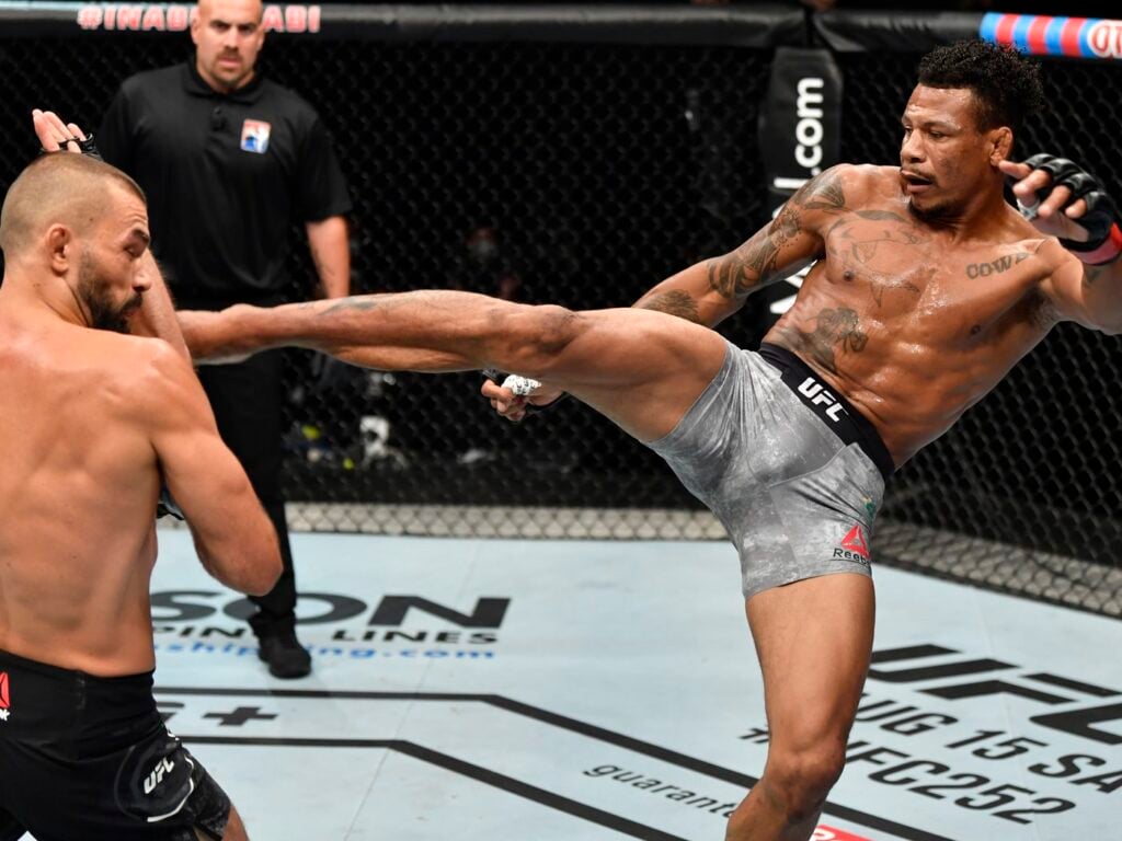 UFC Fight Night 193 Prediction: Alex Oliveira vs. Niko Price odds, analysis 1