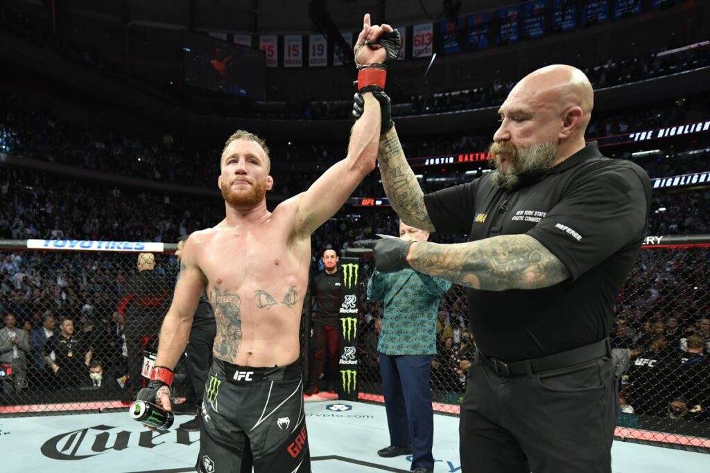 UFC 274: Oliveira vs. Gaethje betting guide, latest odds, picks 1