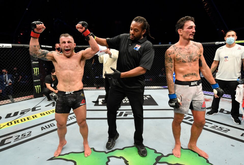 Dan Hooker: Max Holloway is 'gonna get himself hurt' if he pressures Alexander Volkanovski 7