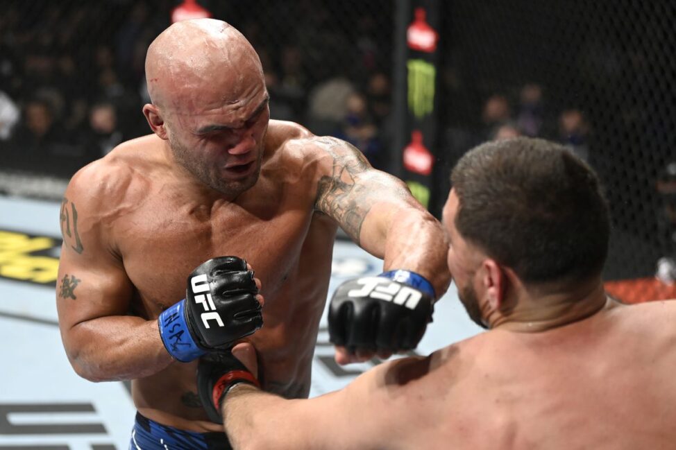 UFC 276: Robbie Lawler vs Bryan Barberena play-by-play, full fight results, video highlights 7