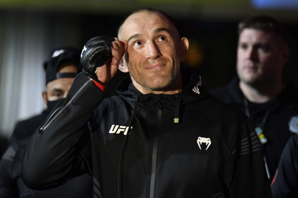Prediction: Alexey Oleinik vs. Ilir Latifi | UFC Fight Night 211 6