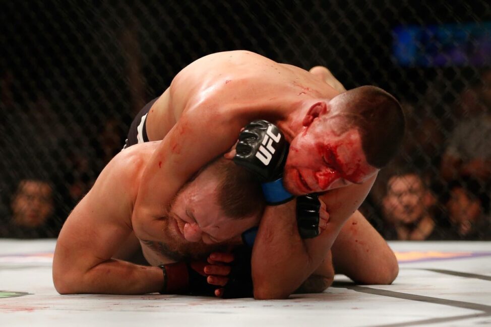 Nate Diaz submits Conor McGregor