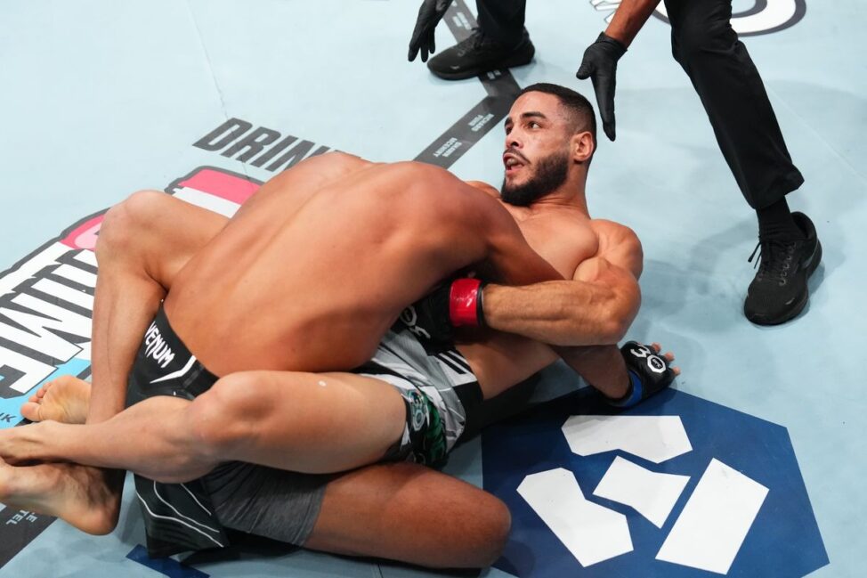 Gabriel Bonfim submits Trevin Giles (Zuffa LLC)