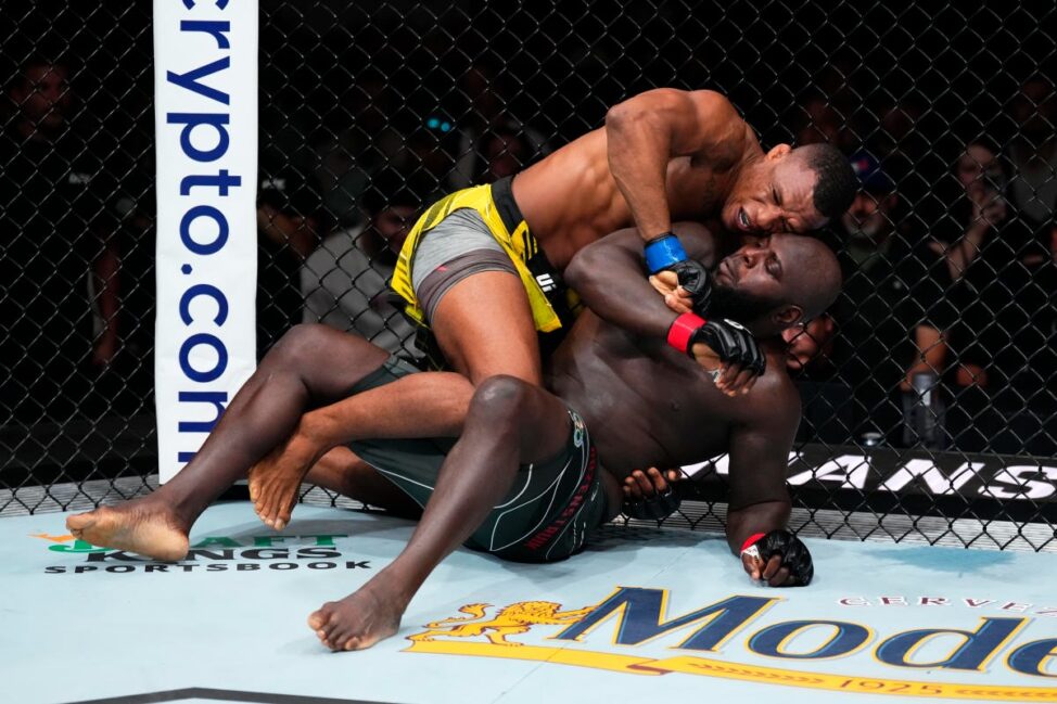 Jailton Almeida submits Jairzinho Rozenstruik