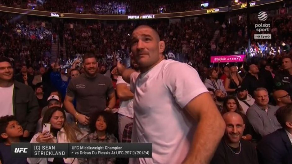 Sean Strickland brawl at UFC 296 with Dricus du Plessis