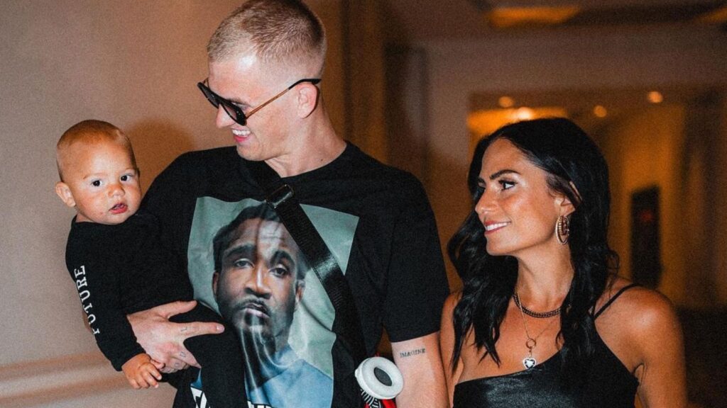 Ian Garry wears Geoff Neal mugshot shirt