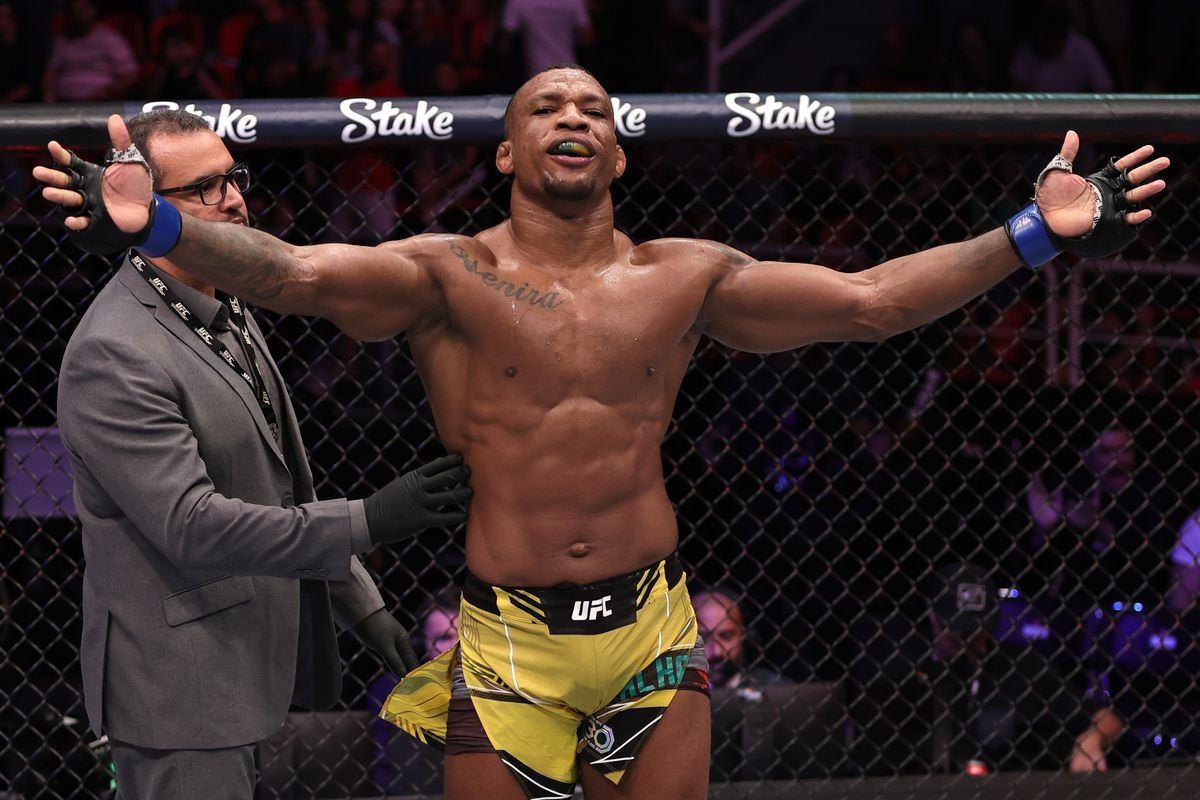 Curtis Blaydes vs. Jailton Almeida prediction & odds | UFC 299 1