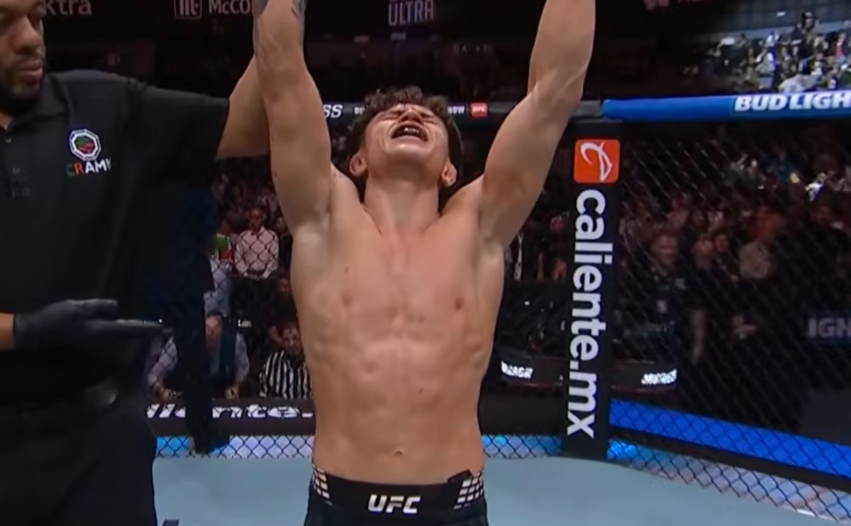 Kavanagh Shocks Home Crowd: Defeats Moreno in Mexico City Main Event